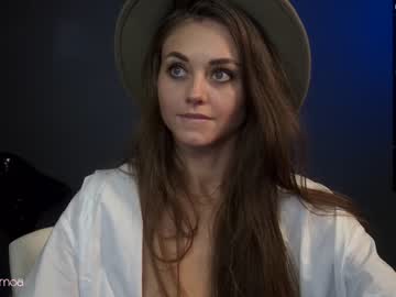 girl lettymoa image #4429217