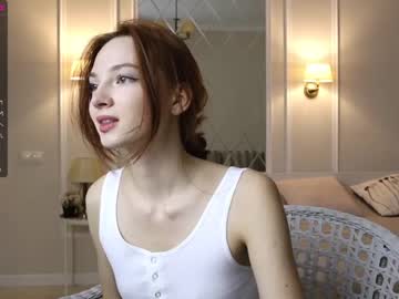 girl _guesswhat_ image #911750