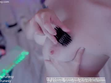 girl runesy image #4408770