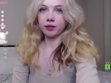 girl small_blondee image #3656296