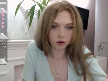 girl small_blondee image #2092461