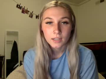 girl petiteblondie13 image #6937680