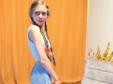 girl rubrain image #4115913
