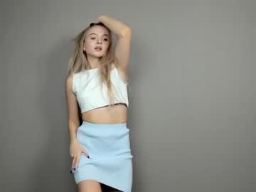girl chloe_tin image #3030219
