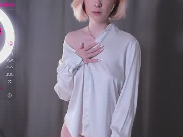 girl whitee_angel image #3432053