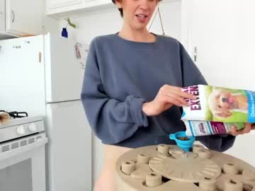 girl pretendlunch image #2645240
