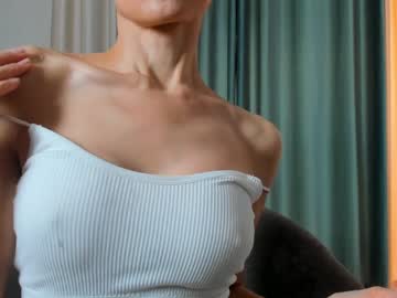 girl laravongrey image #4575502