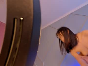 girl aerri_lee image #1313332