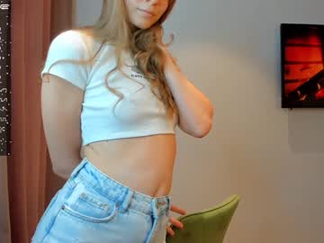 girl carolynsveronica image #5002922