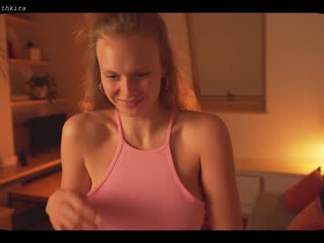 girl chillwithkira image #1803225