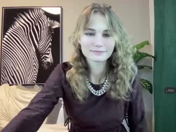 girl pae0n1a image #2680797