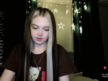 girl small_blondee image #5652815