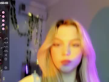 girl small_blondee image #3927669