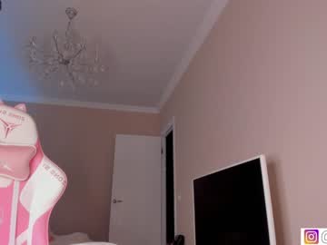 girl bzzzme image #6772853