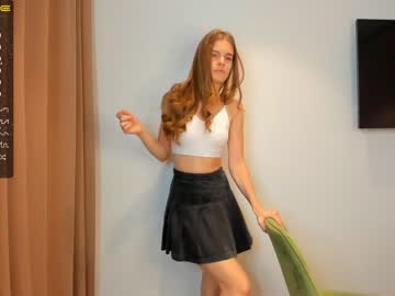 girl carolynsveronica image #5025847