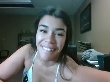 girl eating_peaches101 image #866100
