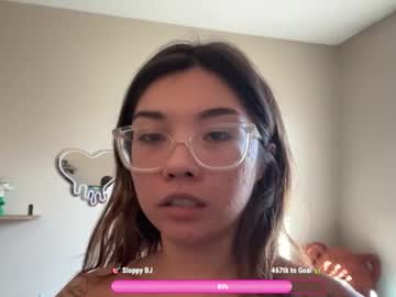 girl mikahrawlive image #6999462