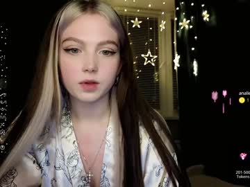 girl small_blondee image #5668006