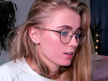 girl linellali image #2672435