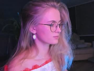 girl linellali image #2980668