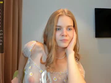 girl carolynsveronica image #5018911