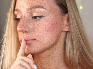 girl artease image #5506538