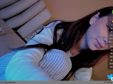 girl hollyextra image #5156260