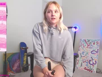 girl petitebrat image #4391077
