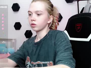 girl small_blondee image #4302228