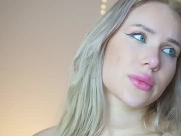 girl pearl_blonde image #1173044